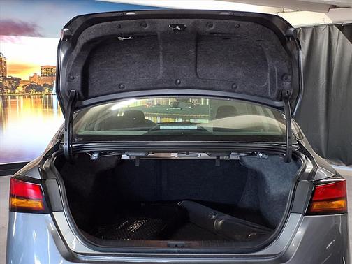 2025 Nissan Altima SR FWD