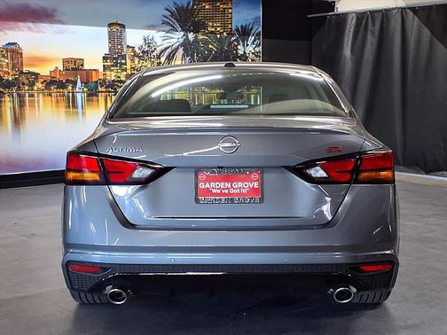 2025 Nissan Altima SR FWD