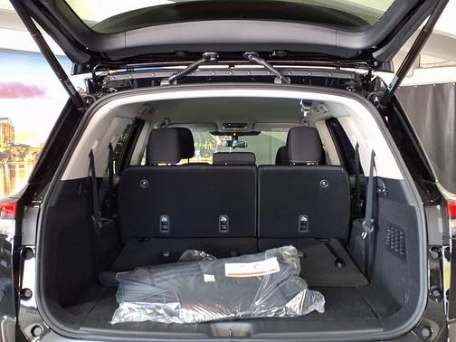 Super Black 2026 Nissan Pathfinder SV