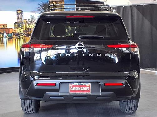 Super Black 2026 Nissan Pathfinder SV