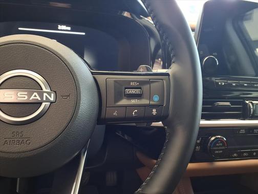 2025 Nissan Pathfinder Platinum FWD