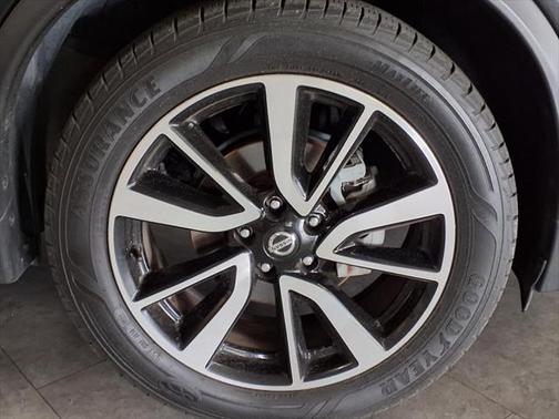 2020 Nissan Rogue SL
