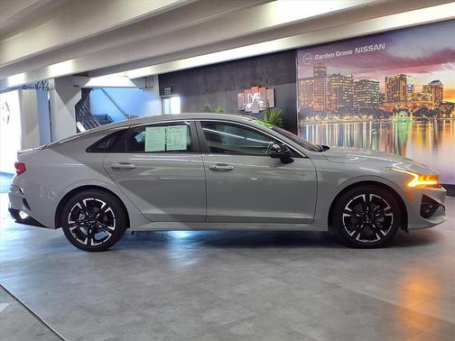 2024 Kia K5 GT-Line