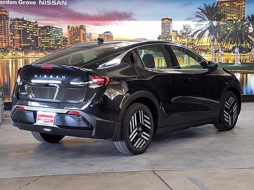 Black Diamond Pearl 2026 Nissan Leaf SV+