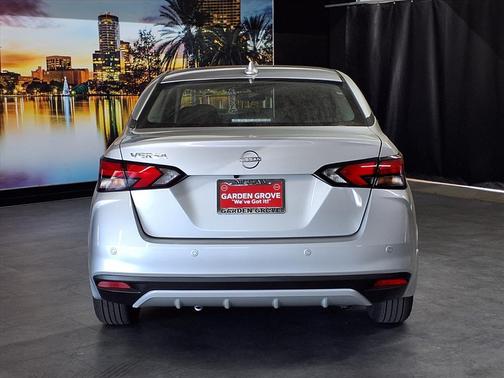 2025 Nissan Versa 1.6 SV