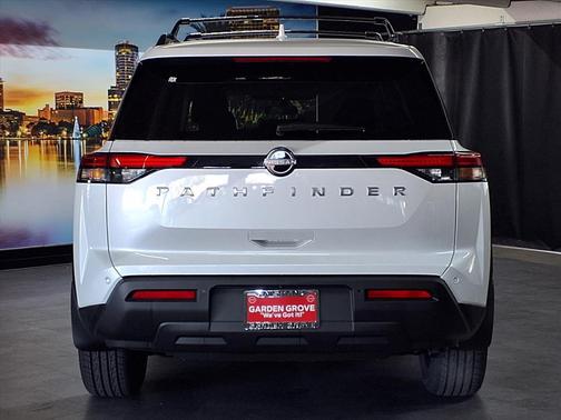2025 Nissan Pathfinder SV FWD
