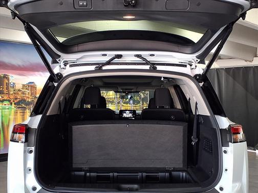 2025 Nissan Pathfinder SV FWD