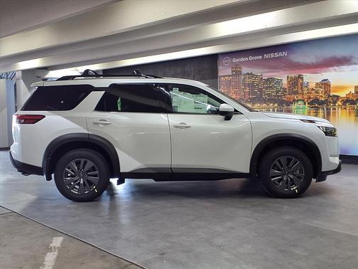 2025 Nissan Pathfinder SV FWD