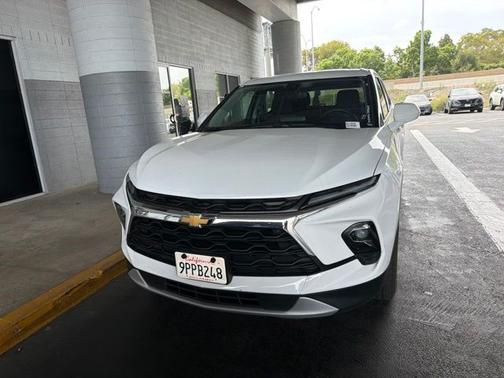 Summit White 2025 Chevrolet Blazer LT