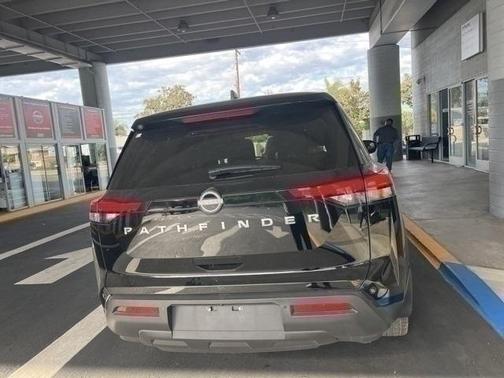 2025 Nissan Pathfinder S FWD