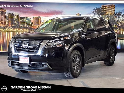2025 Nissan Pathfinder S FWD