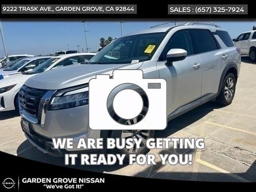 Brilliant Silver Metallic 2022 Nissan Pathfinder SL