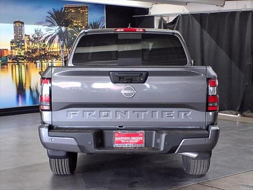 2025 Nissan Frontier SV
