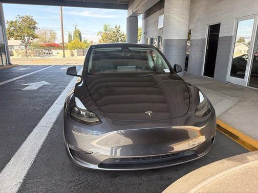 Midnight Silver Metallic 2023 Tesla Model Y AWD