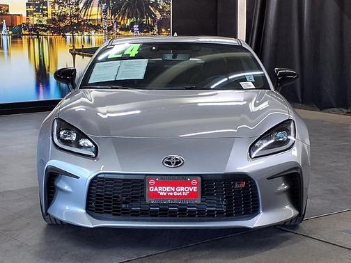 2024 Toyota GR86 Premium