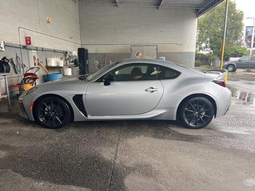 2024 Toyota GR86 Premium