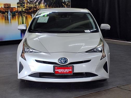 Blizzard Pearl 2017 Toyota Prius Three