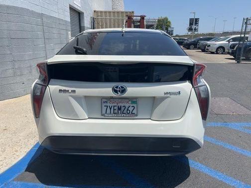 Blizzard Pearl 2017 Toyota Prius Three