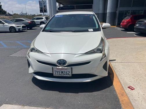 Blizzard Pearl 2017 Toyota Prius Three