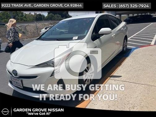Blizzard Pearl 2017 Toyota Prius Three