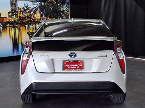Blizzard Pearl 2017 Toyota Prius Three
