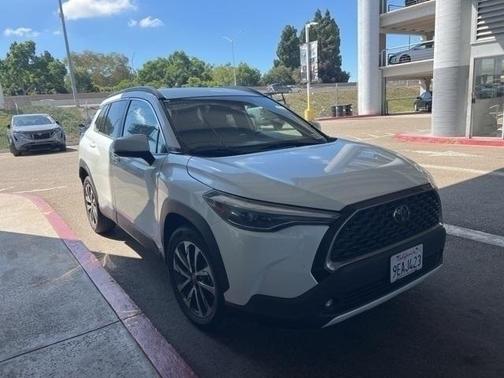 2023 Toyota Corolla Cross XLE
