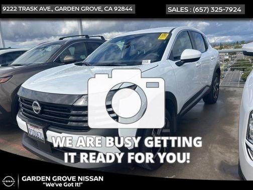 2025 Nissan Kicks SV