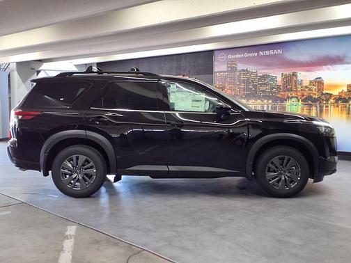 Super Black 2026 Nissan Pathfinder SV