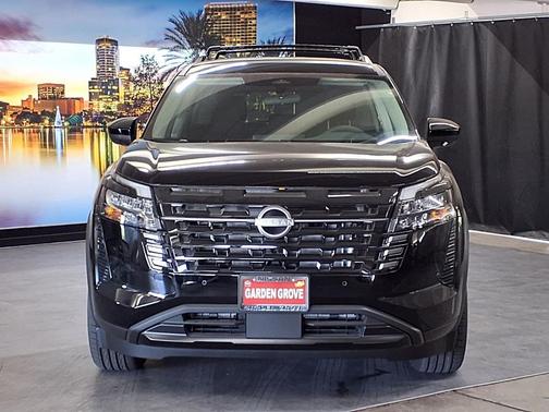 Super Black 2026 Nissan Pathfinder SV