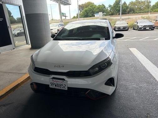 Snow White Pearl 2024 Kia Forte GT-Line