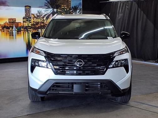 Everest White Pearl Tricoat 2026 Nissan Rogue Dark Armor