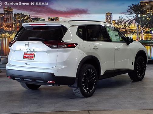 Everest White Pearl Tricoat 2026 Nissan Rogue Dark Armor