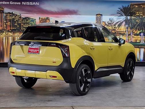 2025 Nissan Kicks SR