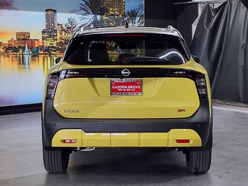 2025 Nissan Kicks SR