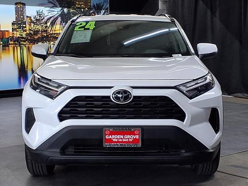 2024 Toyota RAV4 XLE