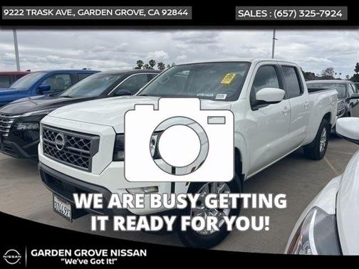 Glacier White 2024 Nissan Frontier SV