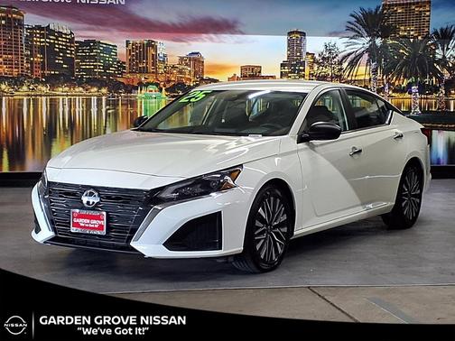 Glacier White 2025 Nissan Altima 2.5 SV