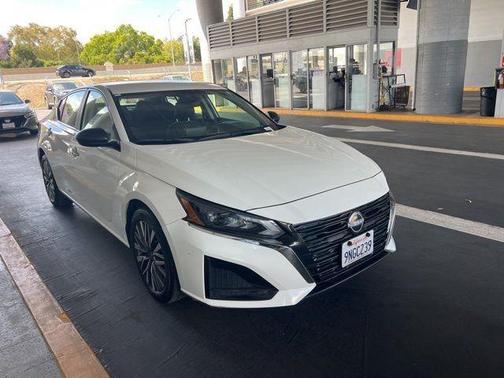 Glacier White 2025 Nissan Altima 2.5 SV