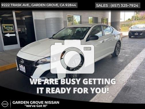 Glacier White 2025 Nissan Altima 2.5 SV