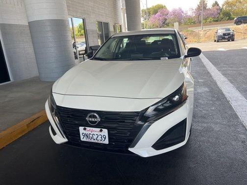Glacier White 2025 Nissan Altima 2.5 SV