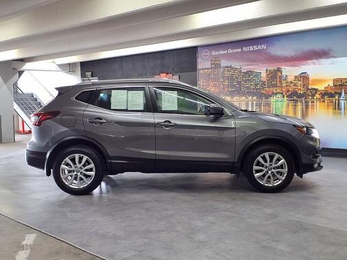 Gun Metallic 2022 Nissan Rogue Sport SV