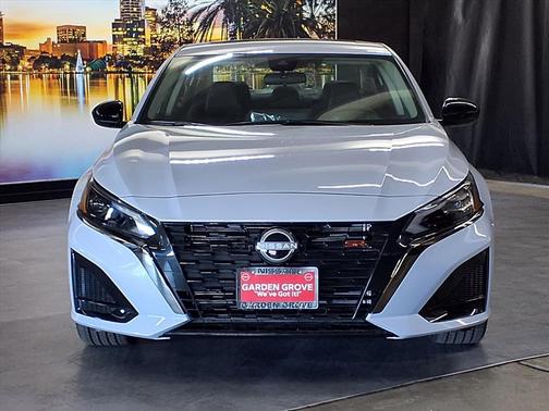 2025 Nissan Altima SR FWD