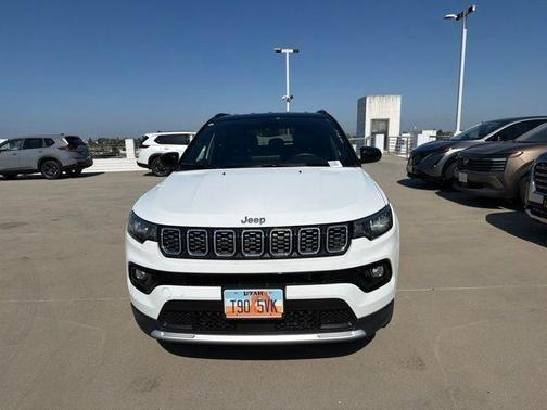 Bright White Clearcoat 2024 Jeep Compass Limited