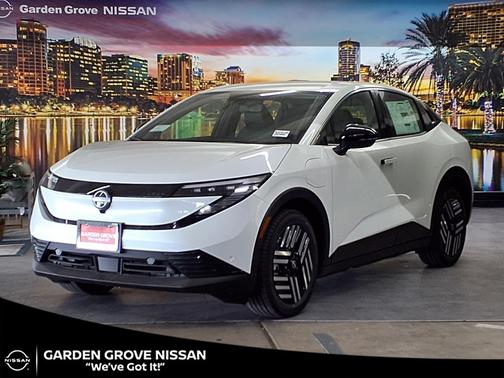 Everest White Pearl Tricoat 2026 Nissan Leaf SV+