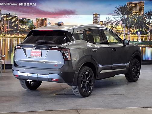 Gun Metallic 2026 Nissan Kicks SR
