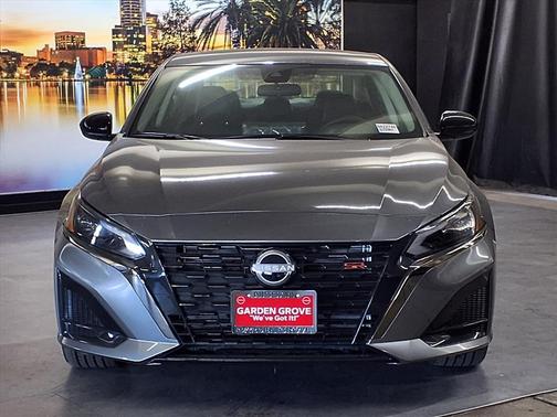 2025 Nissan Altima SR FWD