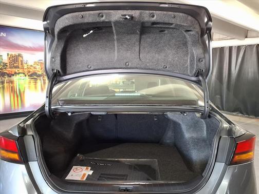 2025 Nissan Altima SR FWD