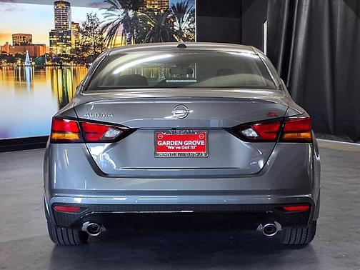 2025 Nissan Altima SR FWD