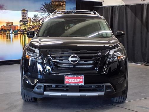 2025 Nissan Pathfinder SL FWD