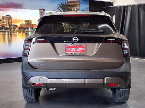 2026 Nissan Kicks SV